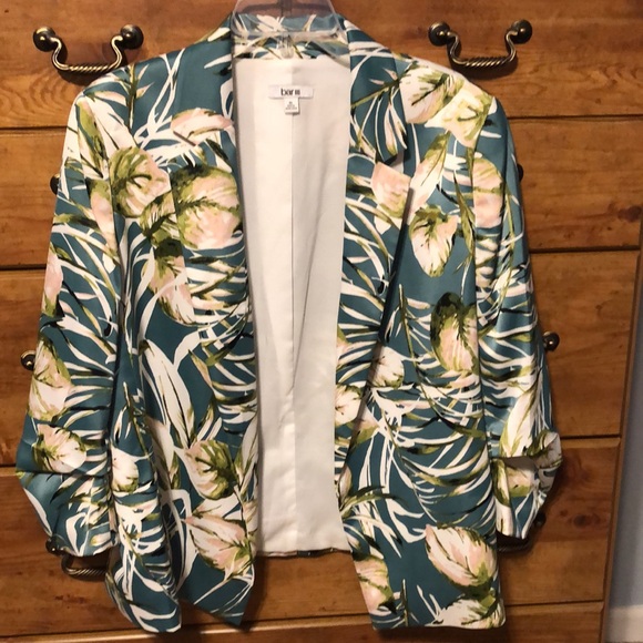 Women’s Bar III palm print suit as seen on Not Dead Yet TV show. Size XL new - Picture 2 of 4